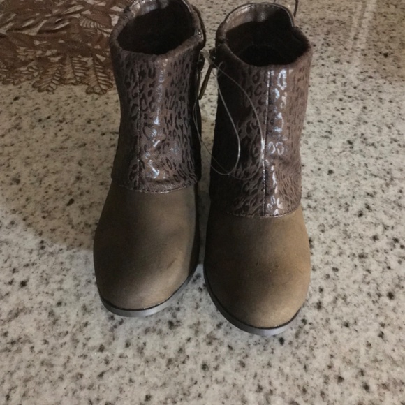 Ankle boots - Picture 2 of 11